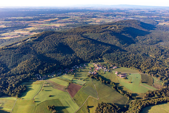 Lembach dans le département Bas Rhin, France vue du ciel