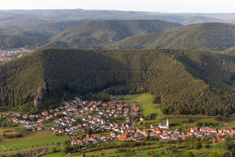 Vue aérienne de Schindhard dans le département Rhénanie-Palatinat, Allemagne