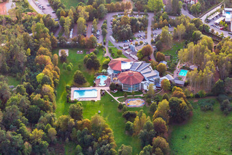 Vue aérienne de Paradis balnéaire de Felsland à Dahn dans le département Rhénanie-Palatinat, Allemagne