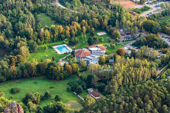 Photographie aérienne de Paradis balnéaire de Felsland à Dahn dans le département Rhénanie-Palatinat, Allemagne