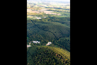 Vue oblique de Chantier de construction du portail ouest du tunnel Astrid pour le passage souterrain et le contournement de Bad Bergzabern entre la B427 (Kurtalstraße) et la B38 (Weinstraße) à Bad Bergzabern dans le département Rhénanie-Palatinat, Allemagne