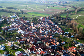 Vue aérienne de Son à le quartier Appenhofen in Billigheim-Ingenheim dans le département Rhénanie-Palatinat, Allemagne