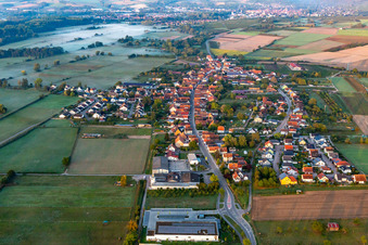 Vue aérienne de De l'ouest à Kapsweyer dans le département Rhénanie-Palatinat, Allemagne