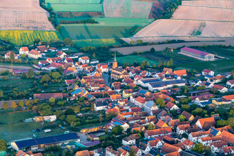Vue aérienne de Du sud-ouest à Schweighofen dans le département Rhénanie-Palatinat, Allemagne