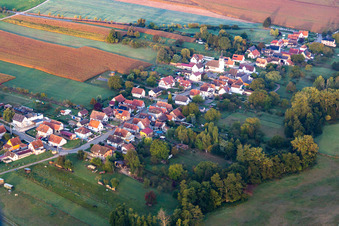Vue aérienne de Bremmelbach à Cleebourg dans le département Bas Rhin, France