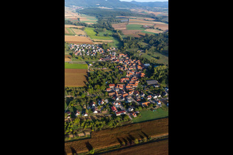 Vue aérienne de Du sud-ouest à Ingolsheim dans le département Bas Rhin, France