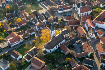 Vue aérienne de Jardin Laurentius à Göcklingen dans le département Rhénanie-Palatinat, Allemagne