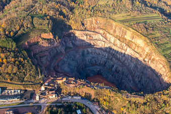 Photographie aérienne de Carrière Albersweiler Basalt-AG à Albersweiler dans le département Rhénanie-Palatinat, Allemagne