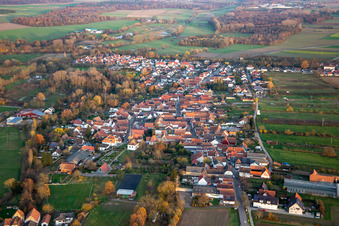 Vue aérienne de De l'est à Winden dans le département Rhénanie-Palatinat, Allemagne