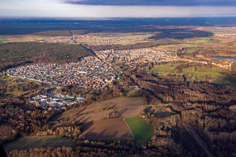 Vue aérienne de En hiver du sud-ouest à Jockgrim dans le département Rhénanie-Palatinat, Allemagne