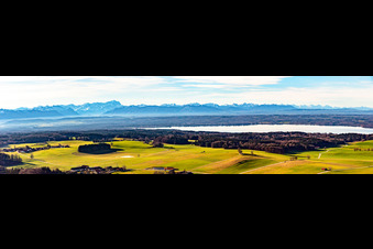 Vue aérienne de Avec panorama alpin autour de la Zugspitze à Starnberger See dans le département Bavière, Allemagne