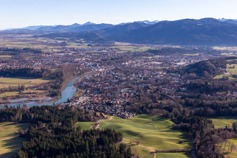 Vue aérienne de Du nord-ouest à Bad Tölz dans le département Bavière, Allemagne
