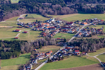 Vue aérienne de De l'ouest à le quartier Höhenrain in Berg dans le département Bavière, Allemagne