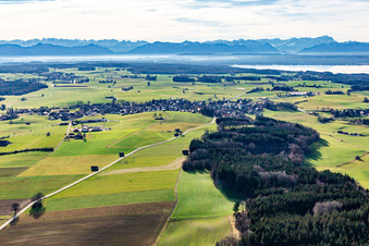 Vue aérienne de Du nord à Münsing dans le département Bavière, Allemagne
