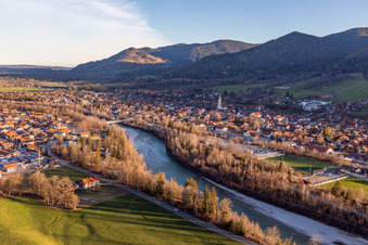 Vue aérienne de Du sud à Lenggries dans le département Bavière, Allemagne