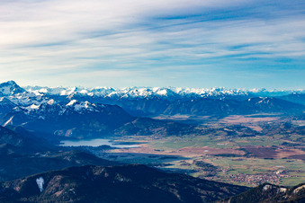 Vue aérienne de Lac Kochel à Schlehdorf dans le département Bavière, Allemagne