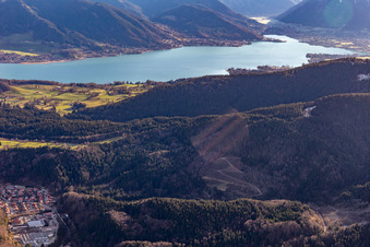 Vue aérienne de Du nord-ouest à le quartier Holz in Tegernsee dans le département Bavière, Allemagne