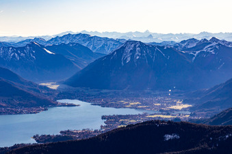 Photographie aérienne de Du nord-ouest à le quartier Holz in Tegernsee dans le département Bavière, Allemagne