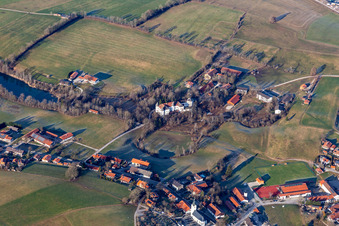 Vue aérienne de Lycée Max Rill au Château Reichersbeuern à Reichersbeuern dans le département Bavière, Allemagne