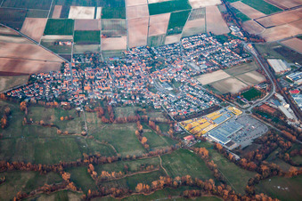 Vue aérienne de En hiver le soir depuis le sud-ouest à Rohrbach dans le département Rhénanie-Palatinat, Allemagne