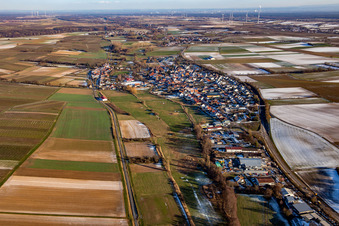 Vue aérienne de De l'ouest en hiver quand il y a de la neige à le quartier Kapellen in Kapellen-Drusweiler dans le département Rhénanie-Palatinat, Allemagne