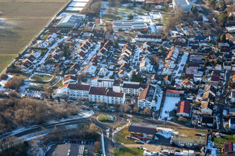 Vue aérienne de Résidence Pro Seniore en hiver lorsqu'il y a de la neige à Bad Bergzabern dans le département Rhénanie-Palatinat, Allemagne