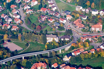 Vue aérienne de Quartier Hof in Bühlertal dans le département Bade-Wurtemberg, Allemagne