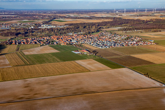 Vue aérienne de Du sud-ouest à Steinweiler dans le département Rhénanie-Palatinat, Allemagne