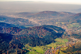 Vue aérienne de Ville du sud à Baden-Baden dans le département Bade-Wurtemberg, Allemagne
