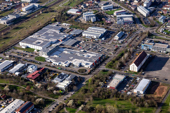 Vue aérienne de C&C grossiste et EDEKA Kissel dans la Johannnes Kopp-Straße à le quartier Queichheim in Landau in der Pfalz dans le département Rhénanie-Palatinat, Allemagne