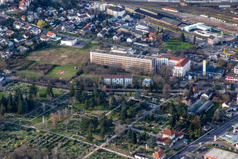 Vue aérienne de Hôpital Hetzelstift à Neustadt an der Weinstraße dans le département Rhénanie-Palatinat, Allemagne