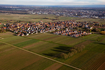 Vue aérienne de Du nord-ouest à le quartier Nußdorf in Landau in der Pfalz dans le département Rhénanie-Palatinat, Allemagne