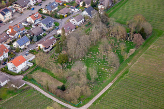 Vue aérienne de Cimetière juif Ingenheim à le quartier Ingenheim in Billigheim-Ingenheim dans le département Rhénanie-Palatinat, Allemagne