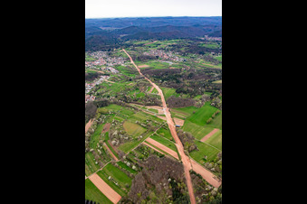 Vue aérienne de Reconstruction du tronçon de 51 km du gazoduc transeuropéen (TENP-I entre les Pays-Bas et la Suisse) entre Mittelbrunn et Klingenmünster à le quartier Gossersweiler in Gossersweiler-Stein dans le département Rhénanie-Palatinat, Allemagne