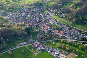 Vue aérienne de Du sud à Völkersweiler dans le département Rhénanie-Palatinat, Allemagne