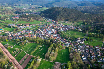 Quartier Gossersweiler in Gossersweiler-Stein dans le département Rhénanie-Palatinat, Allemagne vue du ciel