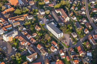 Vue aérienne de Musée allemand de la chaussure Hauenstein à Hauenstein dans le département Rhénanie-Palatinat, Allemagne
