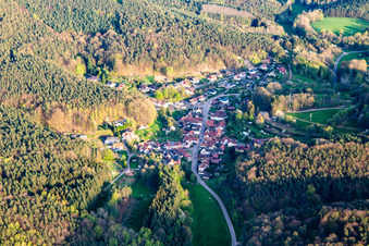 Vue aérienne de Du nord à Darstein dans le département Rhénanie-Palatinat, Allemagne