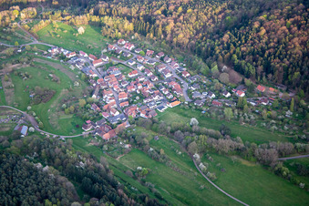 Vue aérienne de Du nord-ouest à Böllenborn dans le département Rhénanie-Palatinat, Allemagne