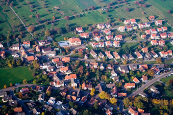Vue aérienne de École Mahlberg et Dr.-Aloys-Henhöfer-Straße à le quartier Völkersbach in Malsch dans le département Bade-Wurtemberg, Allemagne