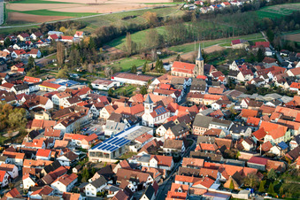 Photographie aérienne de Vue des rues et des maisons dans les quartiers résidentiels à le quartier Ingenheim in Billigheim-Ingenheim dans le département Rhénanie-Palatinat, Allemagne