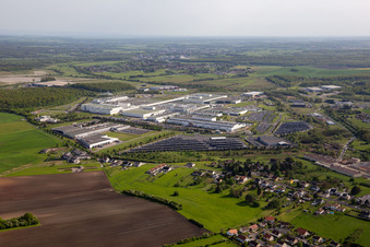 Vue aérienne de MAHLE Behr Hambach SAS à Hambach dans le département Moselle, France