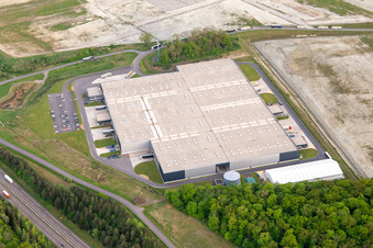 Vue aérienne de Seifert Automotive Logistics à Hambach dans le département Moselle, France
