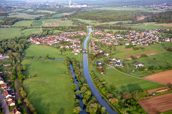Vue aérienne de Ecluse N°21 sur le Canal des Houillères de la Sarre depuis le nord-est à Herbitzheim dans le département Bas Rhin, France