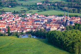 Vue aérienne de Barrage fluvial de la Sarre à Sarralbe dans le département Moselle, France