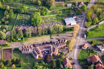 Vue aérienne de EHPAD Le Val Fleuri (Maison de Retraite) à Fénétrange dans le département Moselle, France