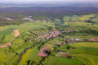Vue aérienne de Niederstinzel dans le département Moselle, France