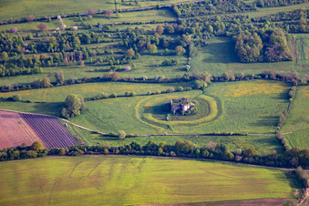 Vue aérienne de Château du Gerolseck à Niederstinzel dans le département Moselle, France