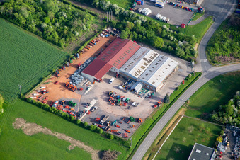 Vue aérienne de Rudolph Sarl Machines agricoles à Diemeringen dans le département Bas Rhin, France