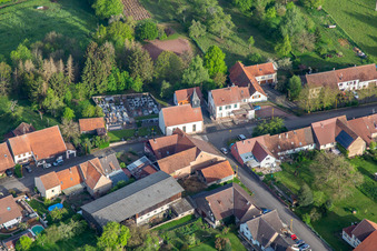 Vue aérienne de Mairie à Ratzwiller dans le département Bas Rhin, France